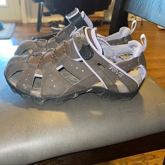 Teva Hiking Shoes / Sandals - Picture 1 of 4